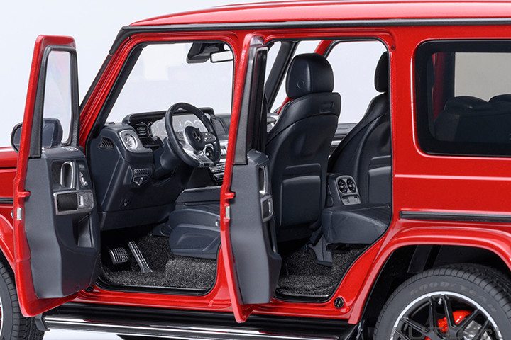 1/18 AUTOart Mercedes-AMG G63 (Designo Cardinal Red Metallic) Car