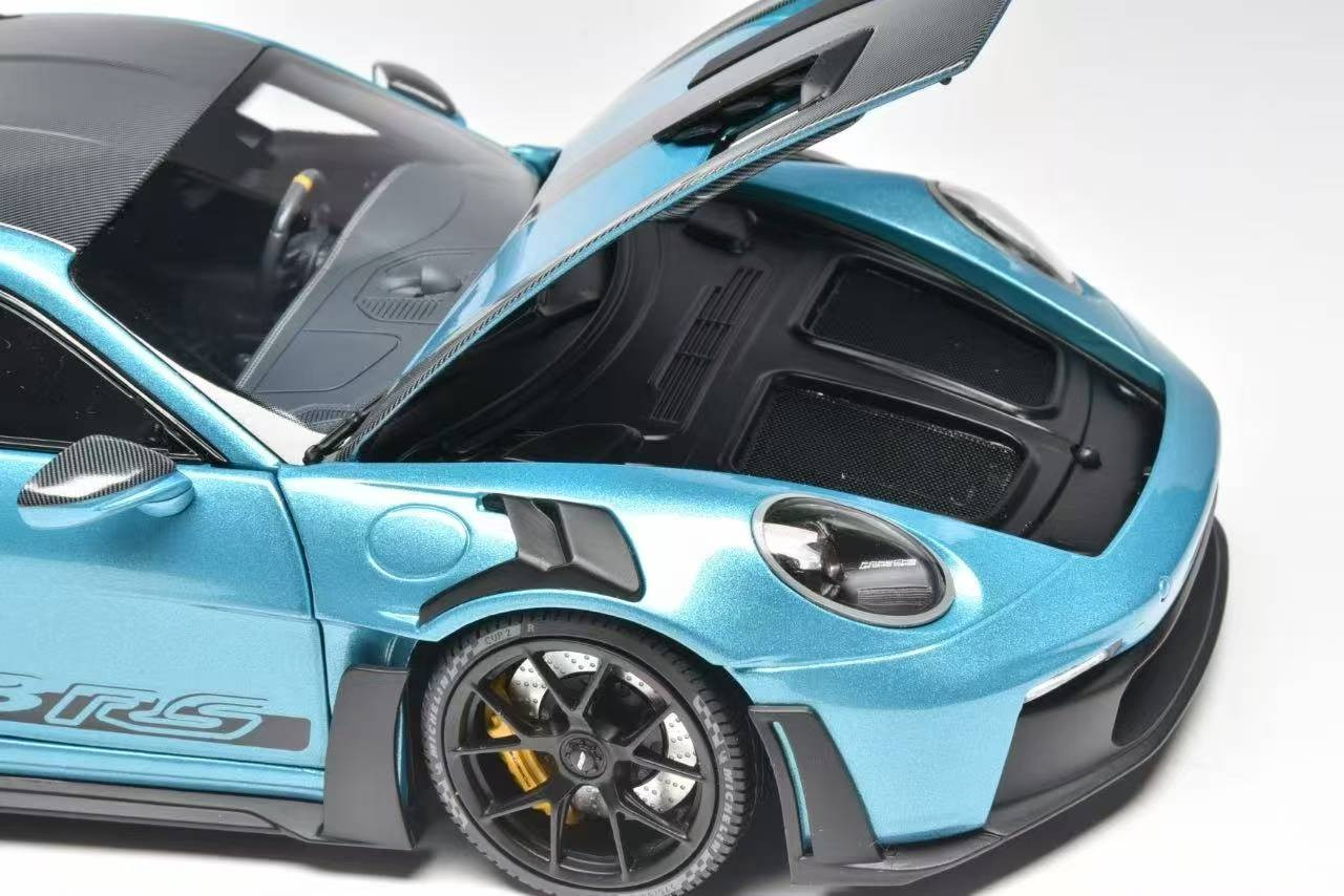 1/18 Minichamps Porsche 911 (992) GT3 RS (Ipanema Metallic