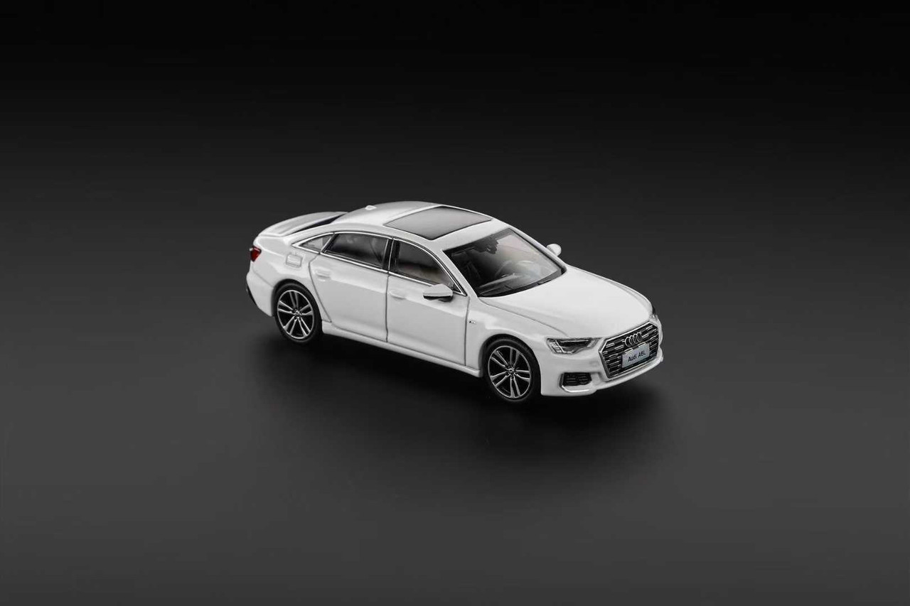 希少 海外流通品 Audi A6L 1/18 ミニカー ホワイト 1/64 VAV Audi A6L