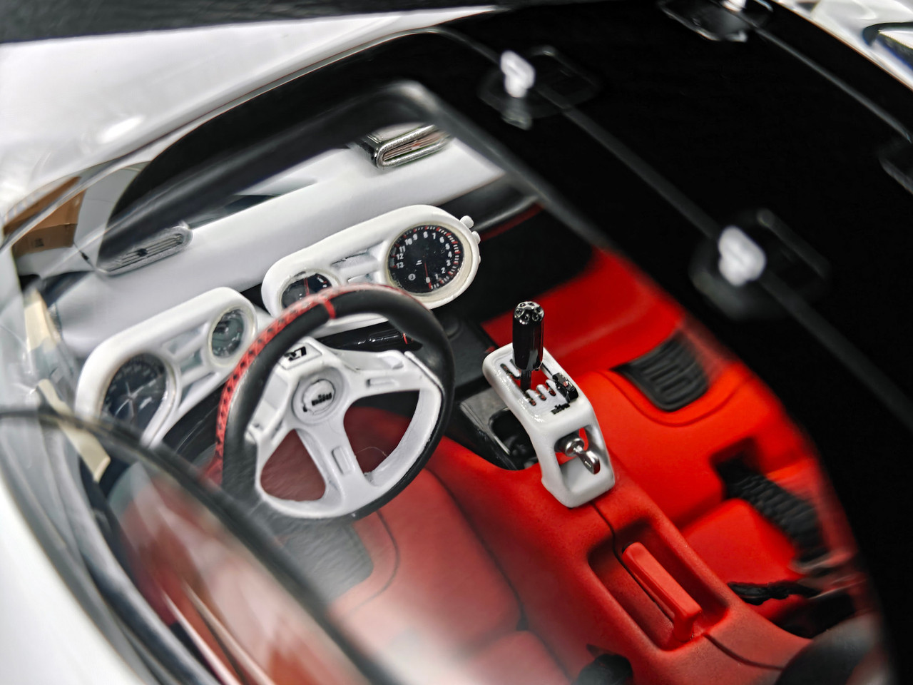 1/18 Frontiart Nilu27 (White) Car Model Limited Edition