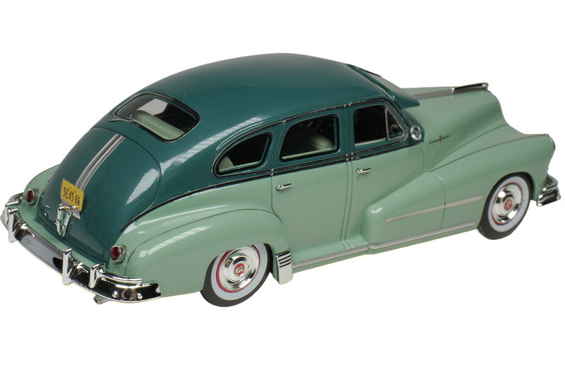 1948 Pontiac 4 Door Sedan Genesee Green 2-Tone with Green Interior