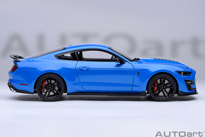AUTOart Shelby GT500 1/18 スケール 1/18 AUTOart Ford Mustang Shelby GT500 (Iconic Silver) Car Model