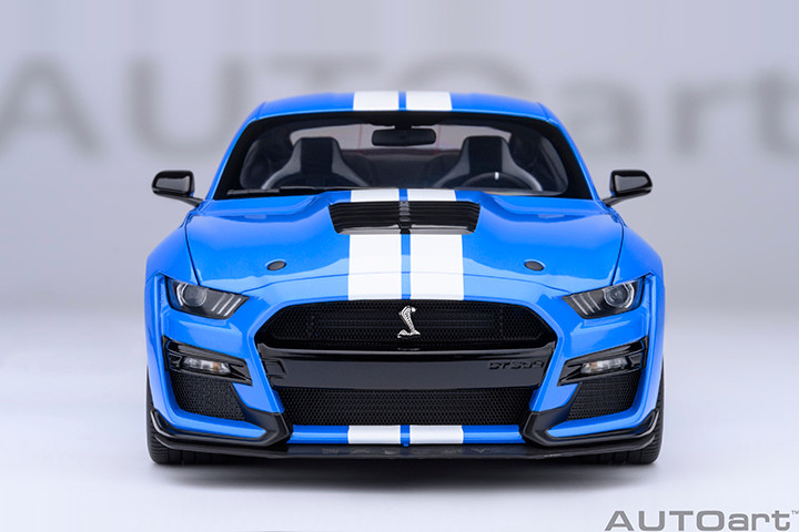 AUTOart Shelby GT500 1/18 スケール 1/18 AUTOart Ford Mustang Shelby GT500 (Grabber Blue) Car Model