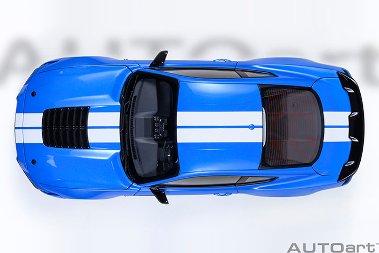 1/18 AUTOart Ford Mustang Shelby GT500 (Grabber Blue) Car Model