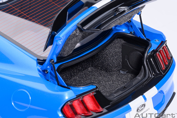 【パーク品】 1/18 AUTOart Ford Mustang Shelby GT500 (Grabber Blue) Car Model