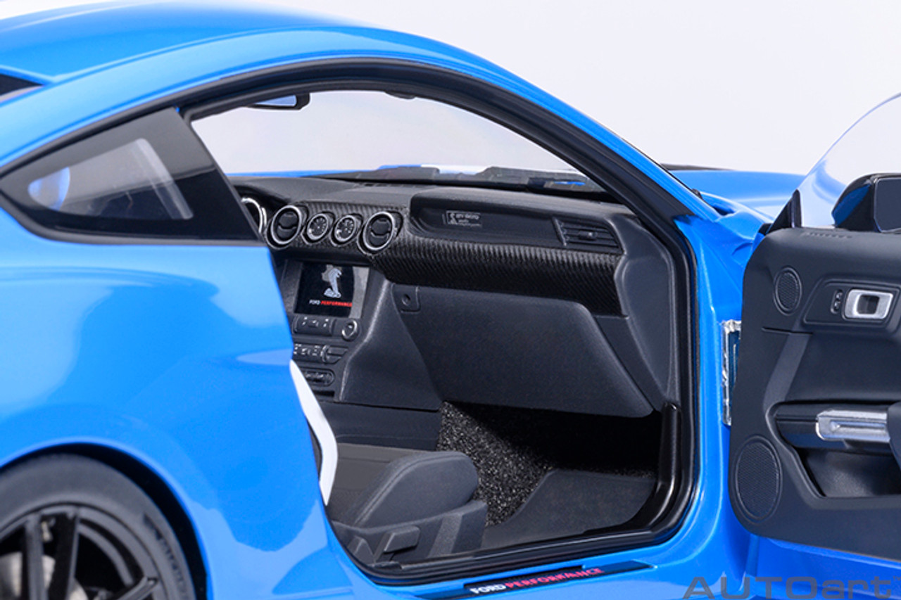 1/18 AUTOart Ford Mustang Shelby GT500 (Grabber Blue) Car Model