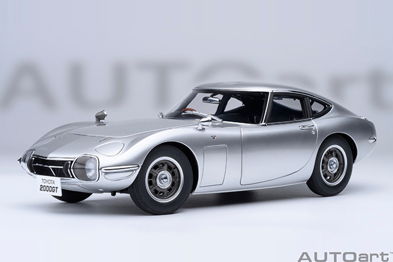 1/18 AUTOart 1967 Toyota 2000GT (Silver) Car Model
