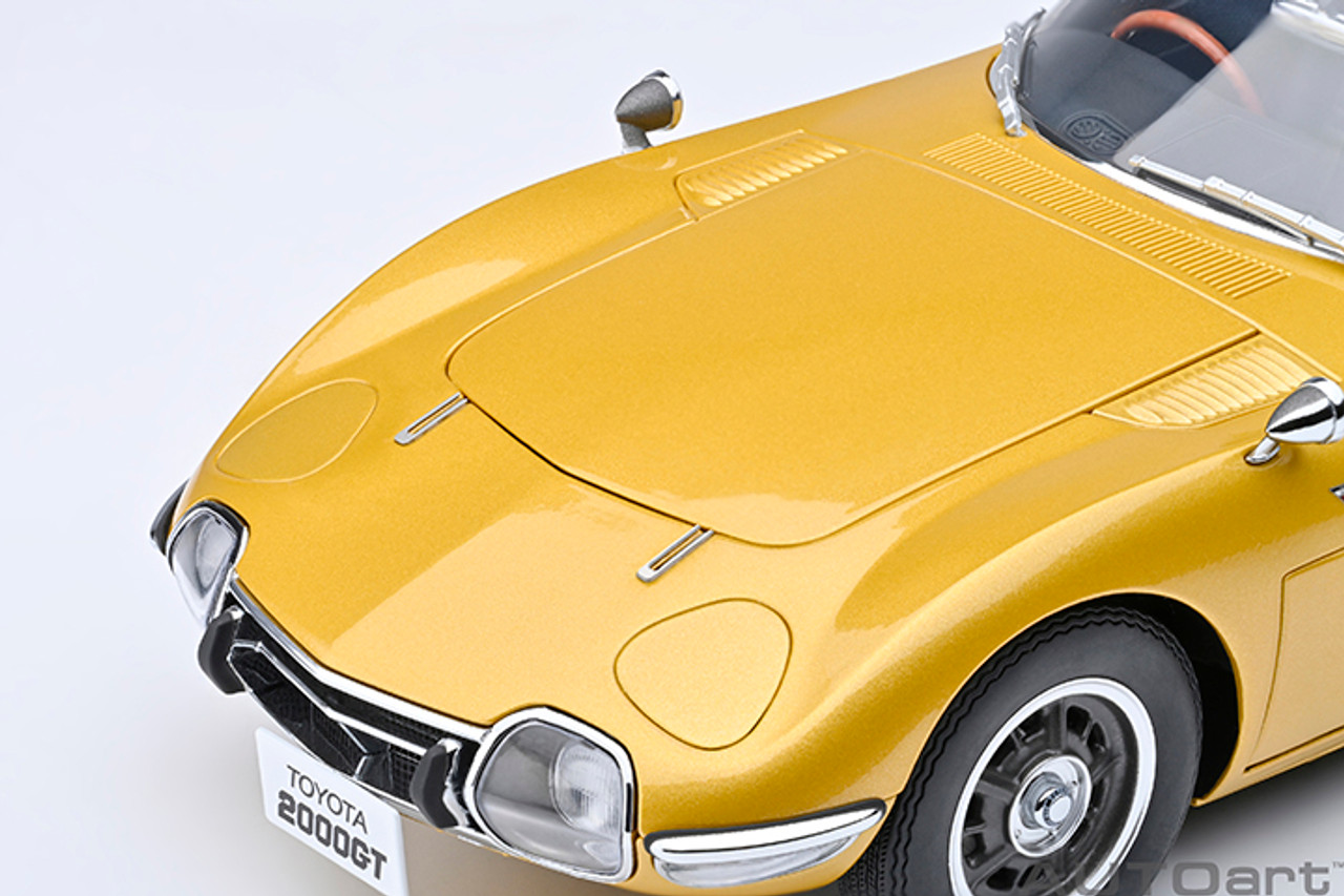 1/18 AUTOart 1967 Toyota 2000GT (Gold) Car Model