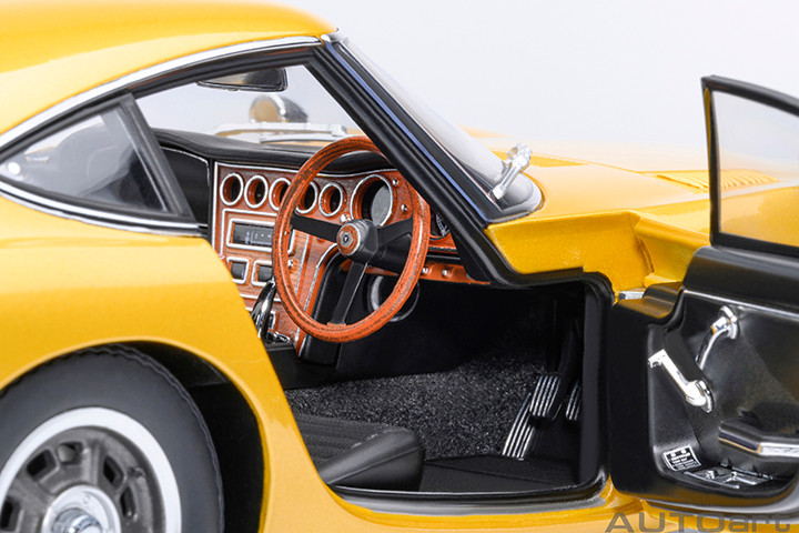 1/18 AUTOart 1967 Toyota 2000GT (Gold) Car Model - LIVECARMODEL.com