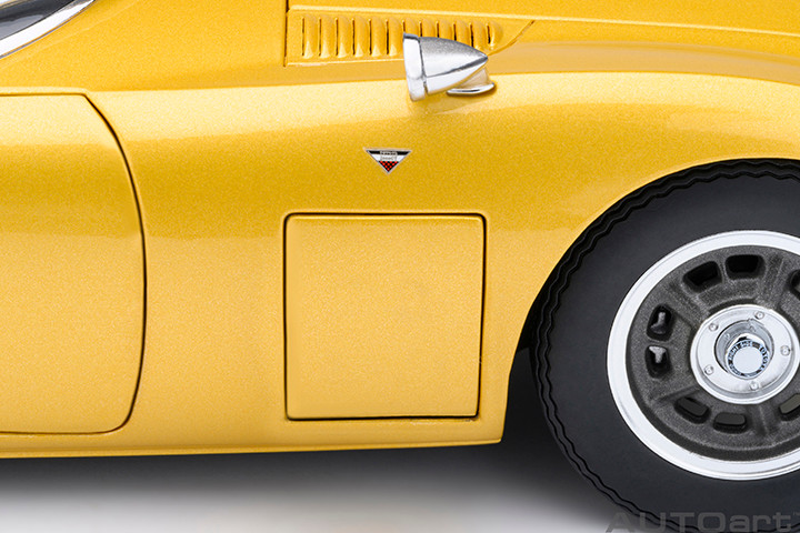 AUTO art 1/18 TOYOTAトヨタ 2000GT クーペ ゴールド④ Amazon | AUTOart 1/18 トヨタ 2000GT (ゴールド) 完成品