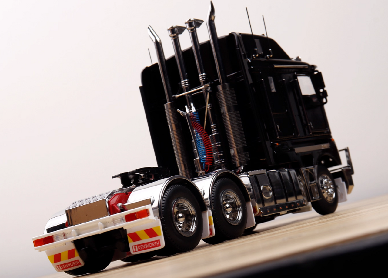 1/32 Exclusive Kenworth K200 (Black) Diecast Car Model