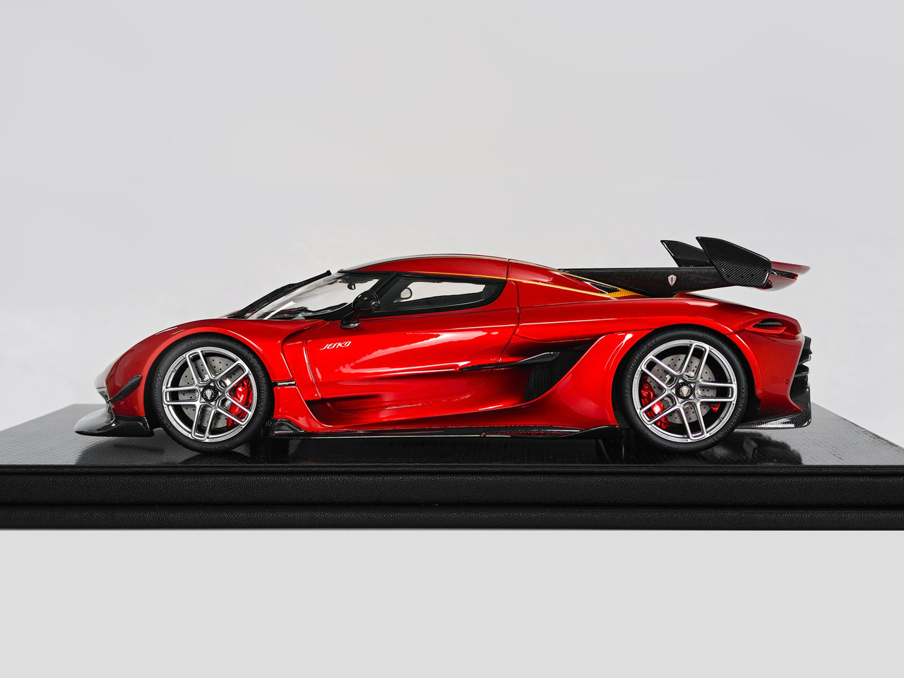 1/18 Frontiart Koenigsegg Jesko (Candy Apple Red) Car Model