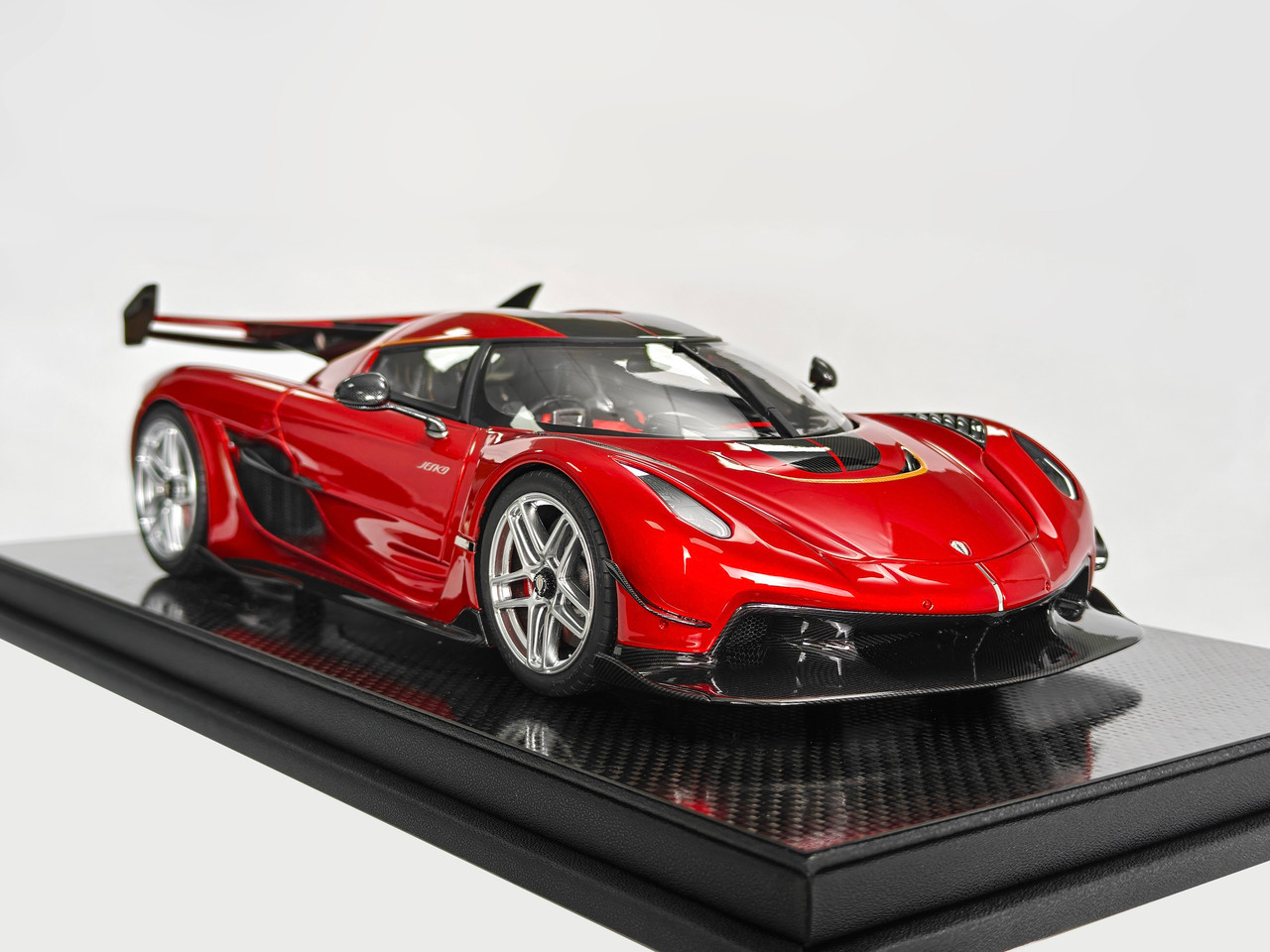 1/18 Frontiart Koenigsegg Jesko (Candy Apple Red) Car Model Limited 199 Pieces