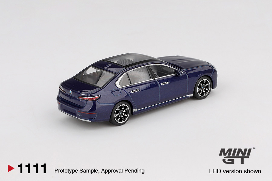 1/64 Mini GT BMW i7 xDrive60 (Tanzanite Blue Metallic) Diecast Car Model