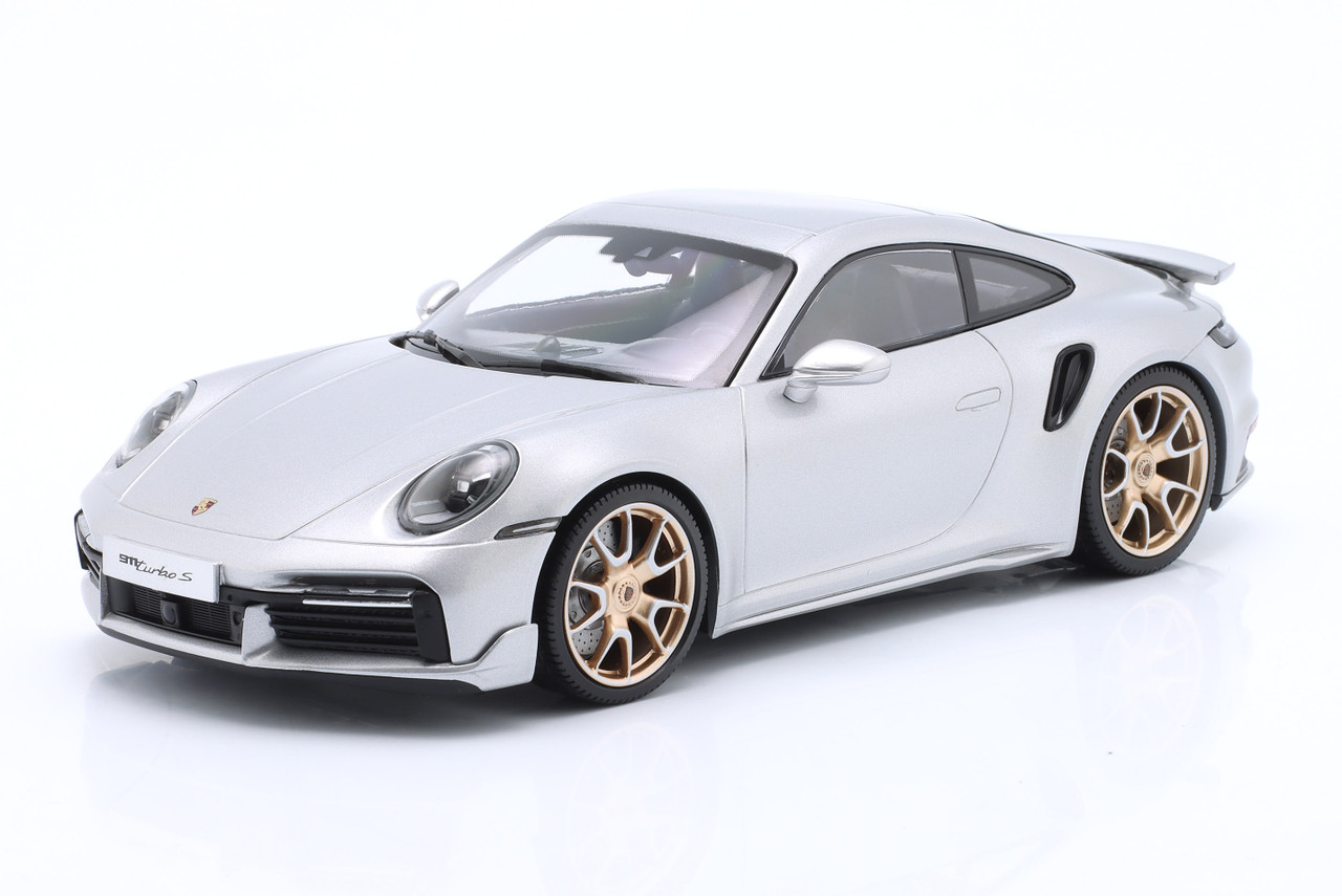 1/18 Minichamps 2024 Porsche 911 (992) Turbo S Coupe Sport Design