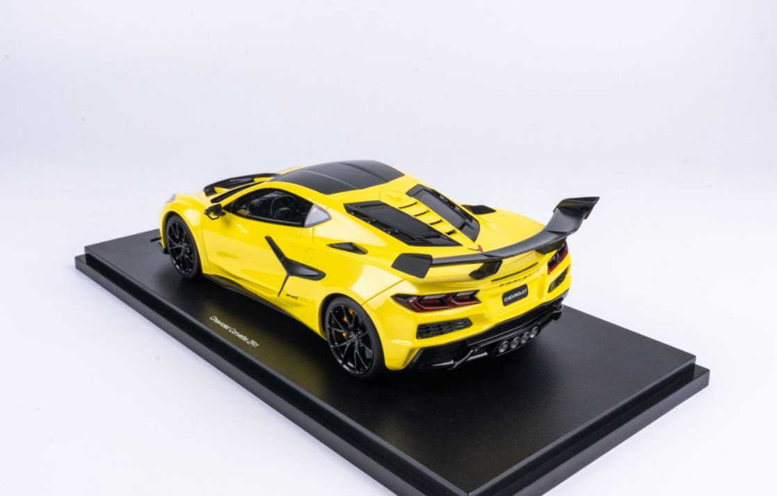1/18 Top Speed 2025 2026 Chevrolet Corvette C8 ZR1 (Accelerate Yellow) Car Model