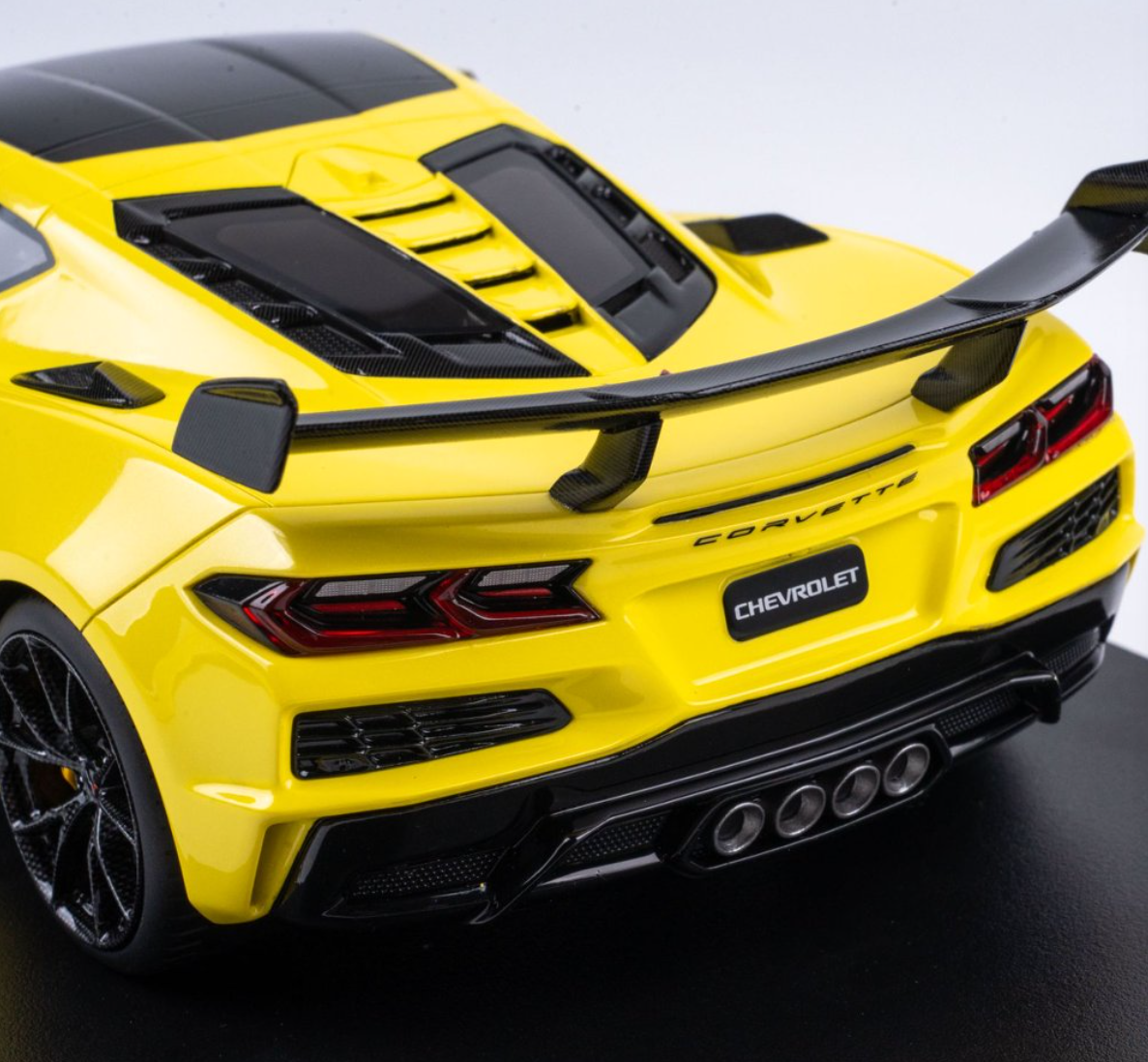 1/18 Top Speed 2025 2026 Chevrolet Corvette C8 ZR1 (Accelerate Yellow) Car Model