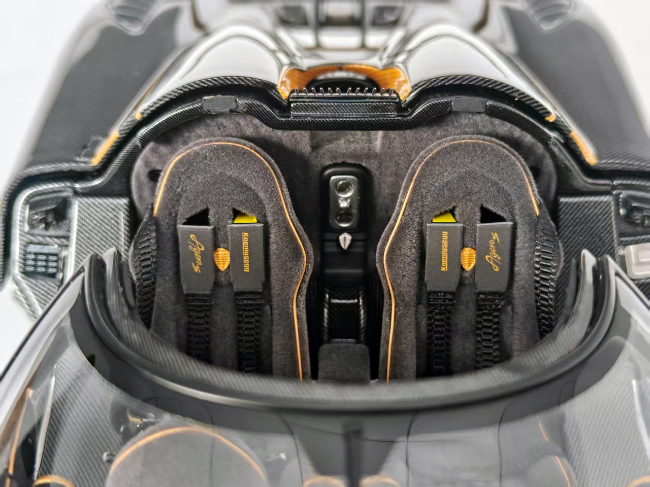 【popo】 1/18 Frontiart Koenigsegg Agera S Hundra Carbon Gold Full