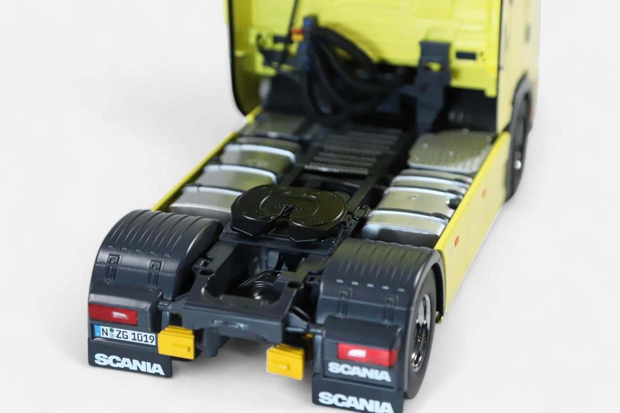 1/18 NZG Scania V8 730S 4x2 (Yellow with Vabis Logo) with Lohr Car