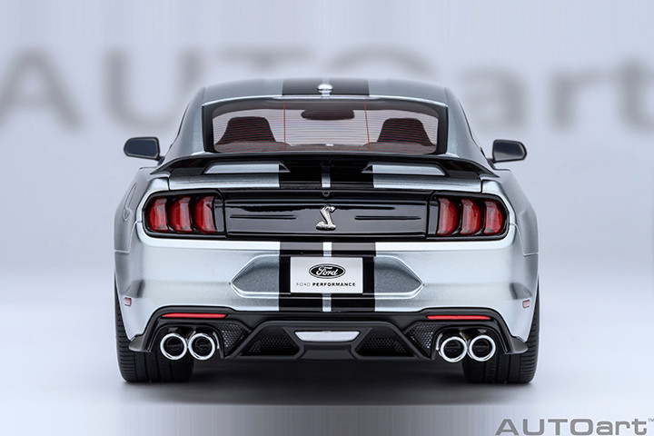 AUTOart Shelby GT500 1/18 スケール AUTOart Ford Shelby Mustang GT500 Grabber Blue 1:18 – STM Diecast