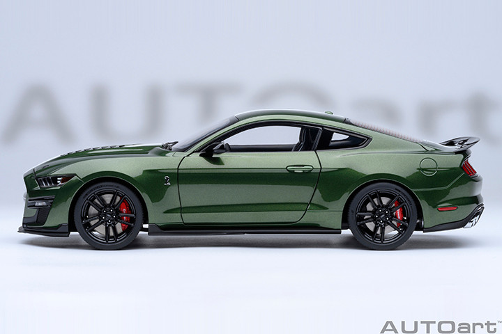 1/18 AUTOart Ford Mustang Shelby GT500 (Eruption Green) Car Model