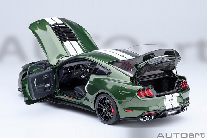 1/18 AUTOart Ford Mustang Shelby GT500 (Eruption Green) Car Model