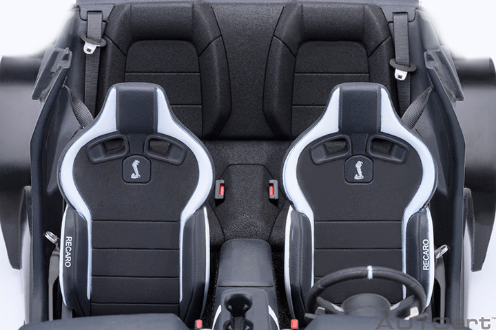 1/18 AUTOart Ford Mustang Shelby GT500 (Rapid Red) Car Model