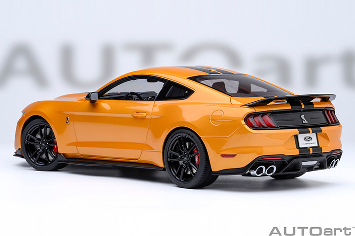 1/18 AUTOart Ford Mustang Shelby GT500 (Cyber Orange) Car Model