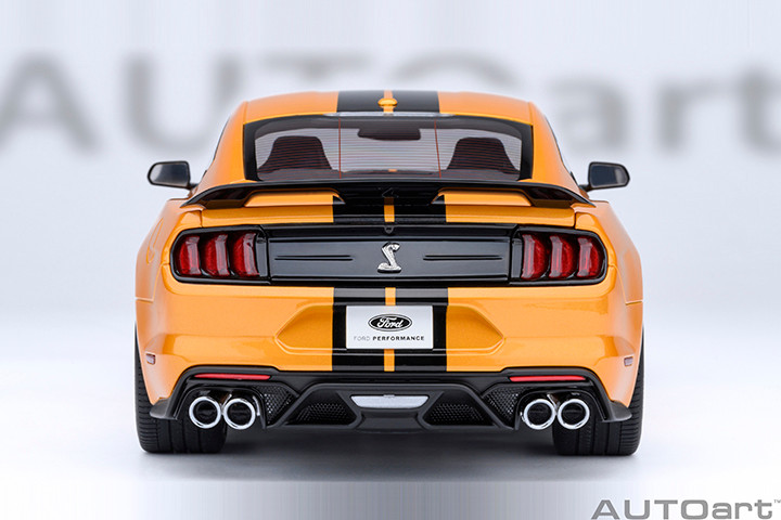 1/18 AUTOart Ford Mustang Shelby GT500 (Cyber Orange) Car Model