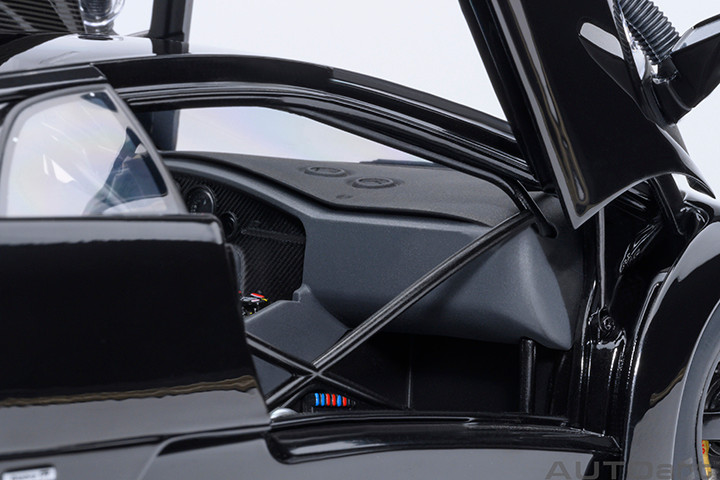1/18 AUTOart Lamborghini Diablo GTR (Deep Black) Car Model