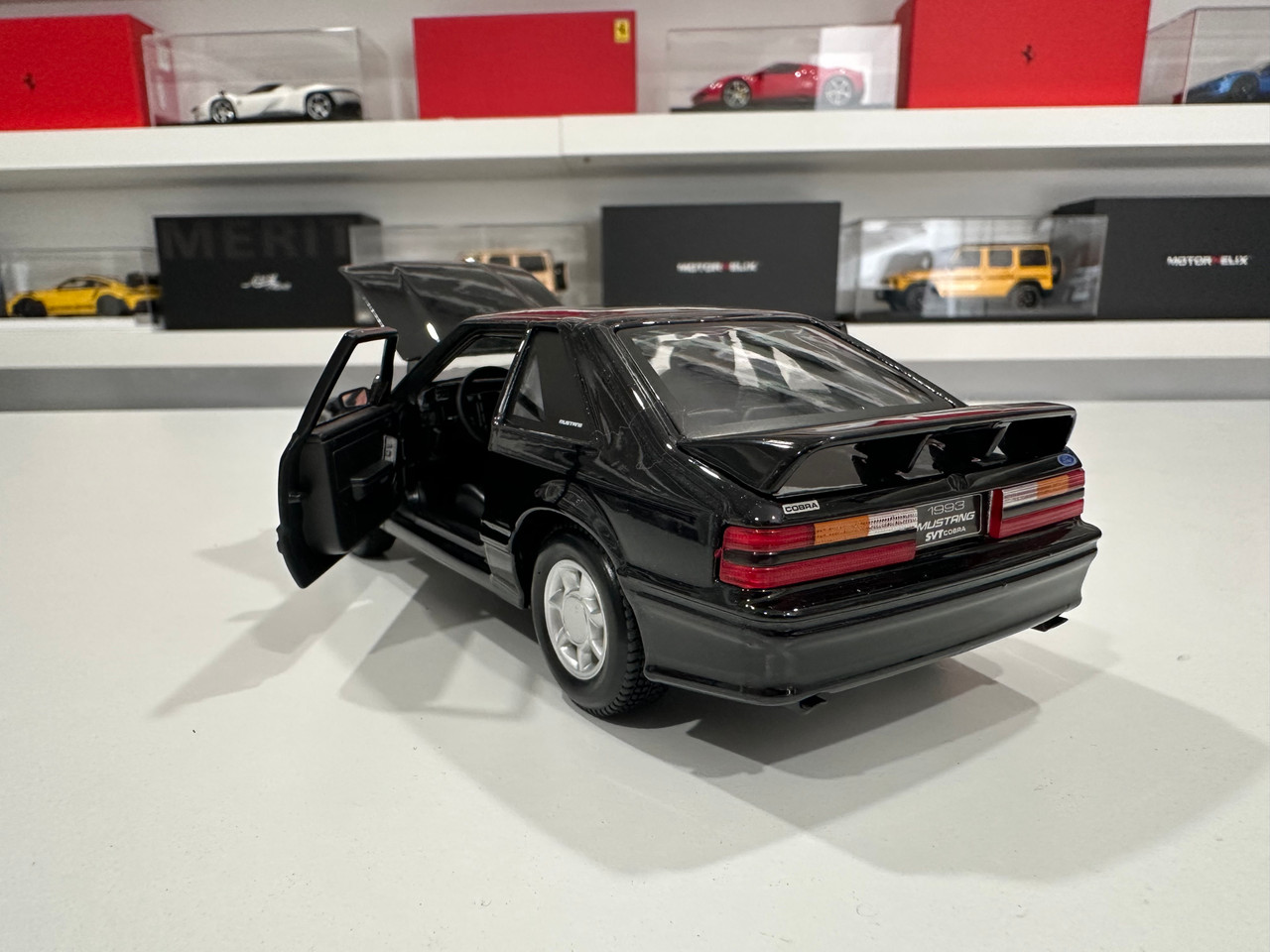 1/24 Maisto 1993 Ford Mustang SVT Cobra (Black) Diecast Car Model (new no retail box)