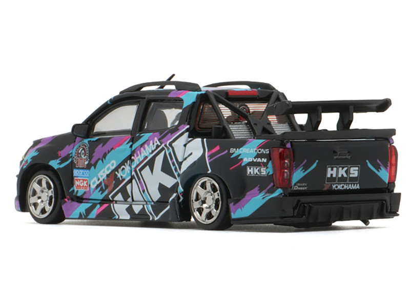 1/64 BMC 2018 Isuzu D-Max Low Rider HKS RHD (TDE2025) Diecast Car