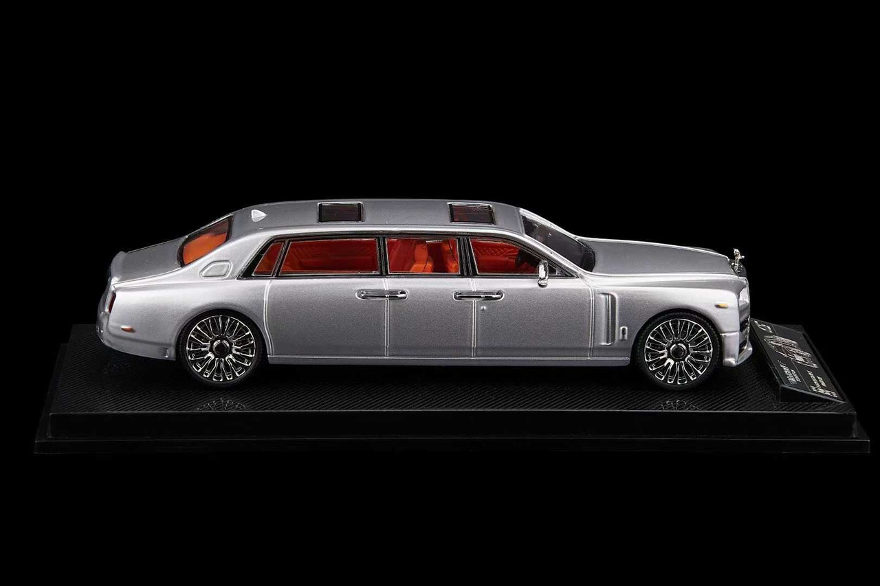 1/64 SC Art Rolls-Royce Phantom VIII (Silver) Car Model