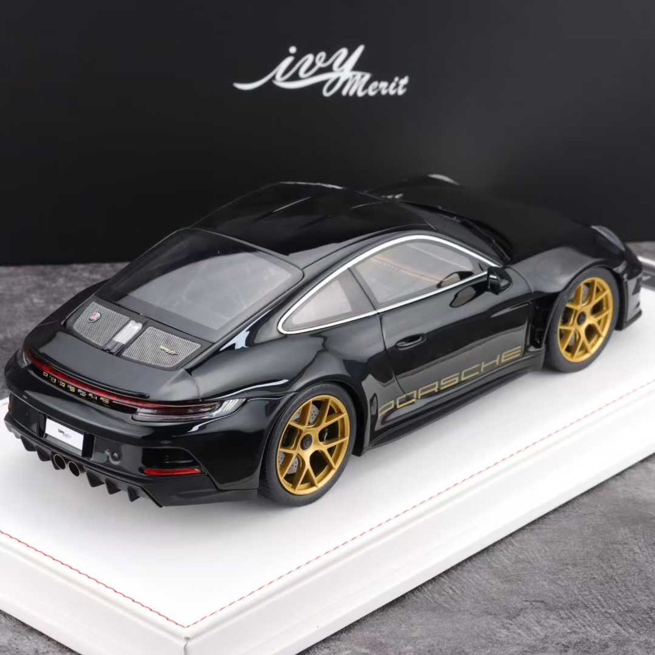 1/18 Ivy Porsche 911 992 S/T (Black with Gold Wheels) Car Model