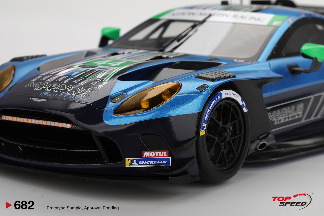 1/18 Top Speed 2025 Aston Martin Vantage GT3 EVO #44 Magnus Racing