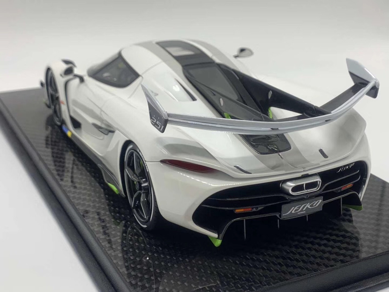 1/8 Frontiart FA Koenigsegg Jesko Enclosed Car Model Limited