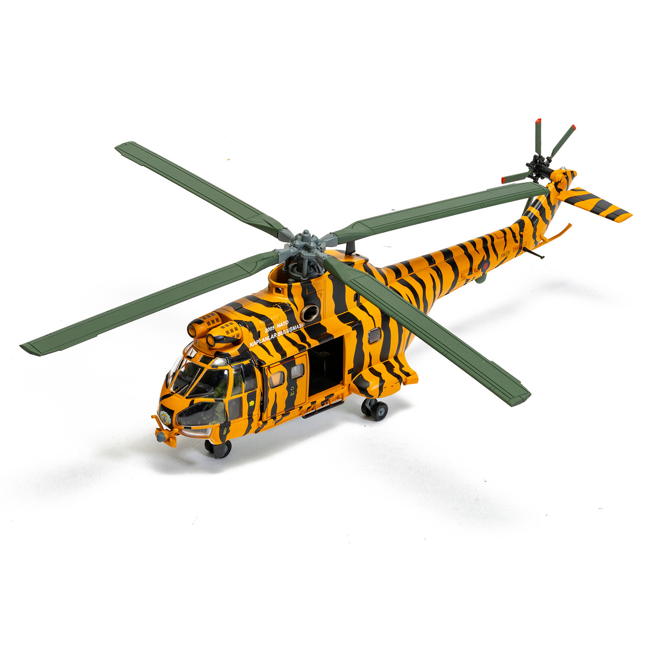 1/72 Corgi Westland Puma HC-1, XW231, RAF 230. Sqn Diecast Model