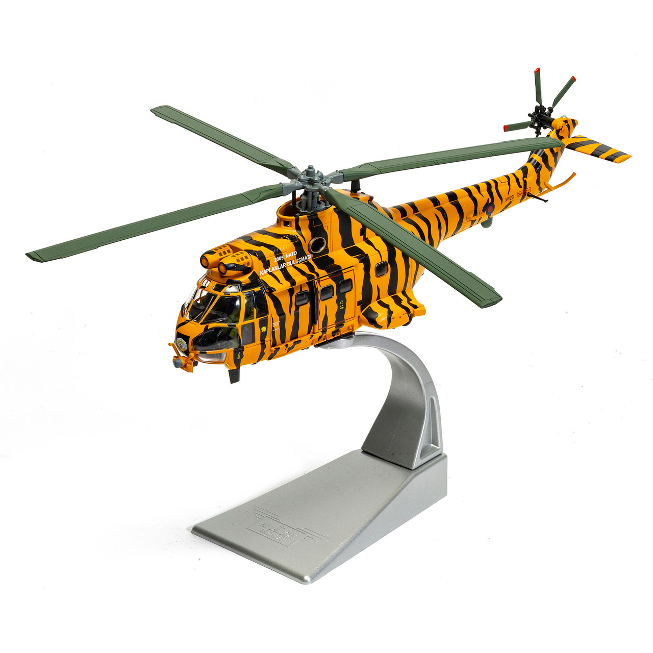 1/72 Corgi Westland Puma HC-1, XW231, RAF 230. Sqn Diecast Model