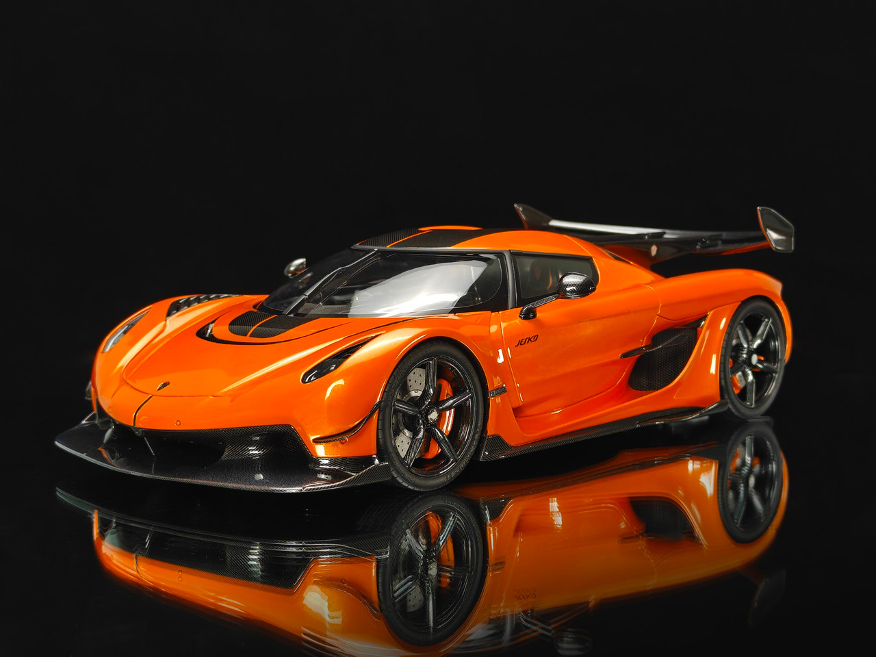 ぱんだ/2 1/18 Frontiart Koenigsegg Jesko 7285 Sweet Mandarin Orange Car