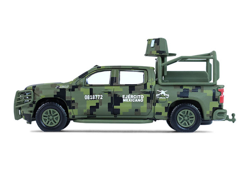 1/64 Greenlight 2021 Chevrolet Silverado LT Trail Boss Z71 Mexican Military Diecast Car Model