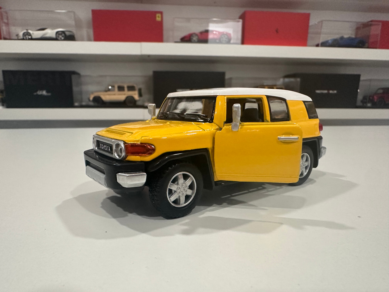 1/36 Kinsmart Toyota FJ Cruiser (Yellow) 4.6" Diecast Car Model (new no retail box)