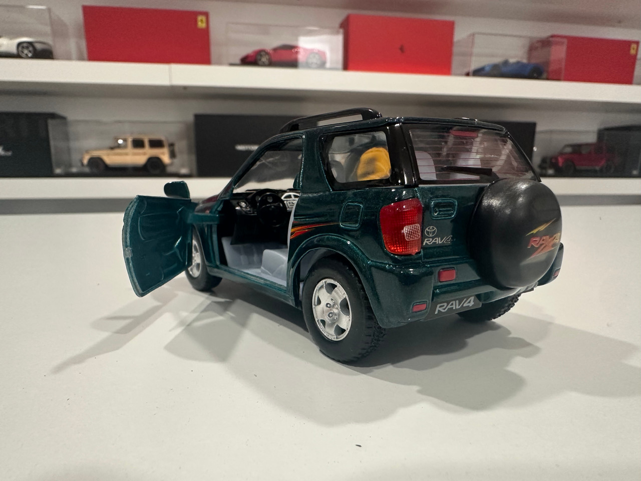 1/36 Kinsmart Toyota RAV4 RAV 4 (Green) Diecast Car Model (new no retail box)