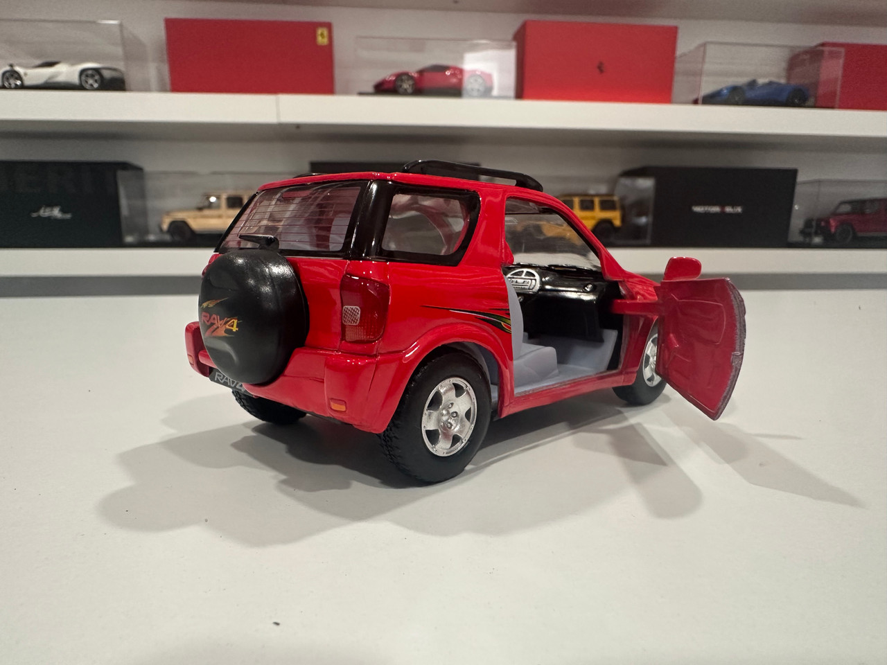 1/36 Kinsmart Toyota RAV4 RAV 4 (Red) Diecast Car Model (new no retail box)