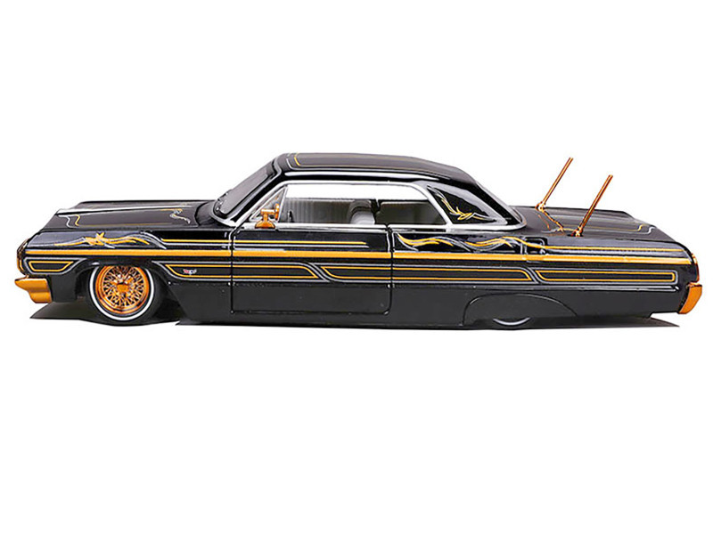 1/24 Maisto 1964 Chevrolet Impala SS Lowrider (Black) Diecast Car