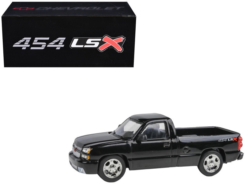1/64 Paragon 2006 Chevrolet Silverado Single Cab (Onyx Black