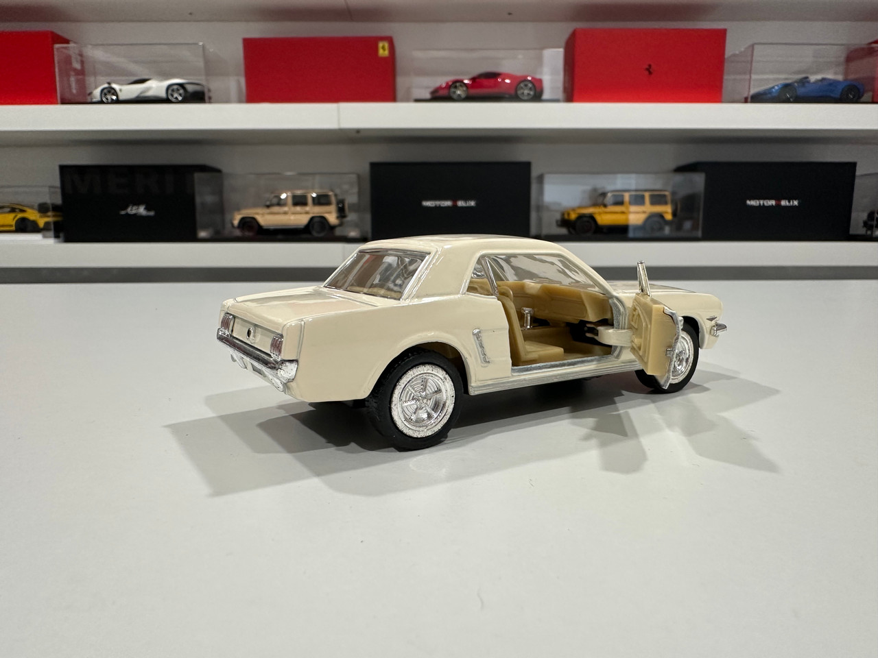 1/36 Kinsmart 1964 1/2 Mustang Hard Top 4.6″ (White) Diecast Car