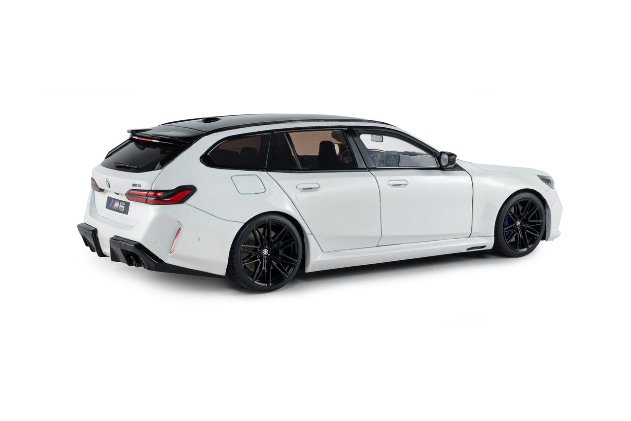 1/18 Solido 2025 BMW M5 G99 (Alpine White) Diecast Car Model