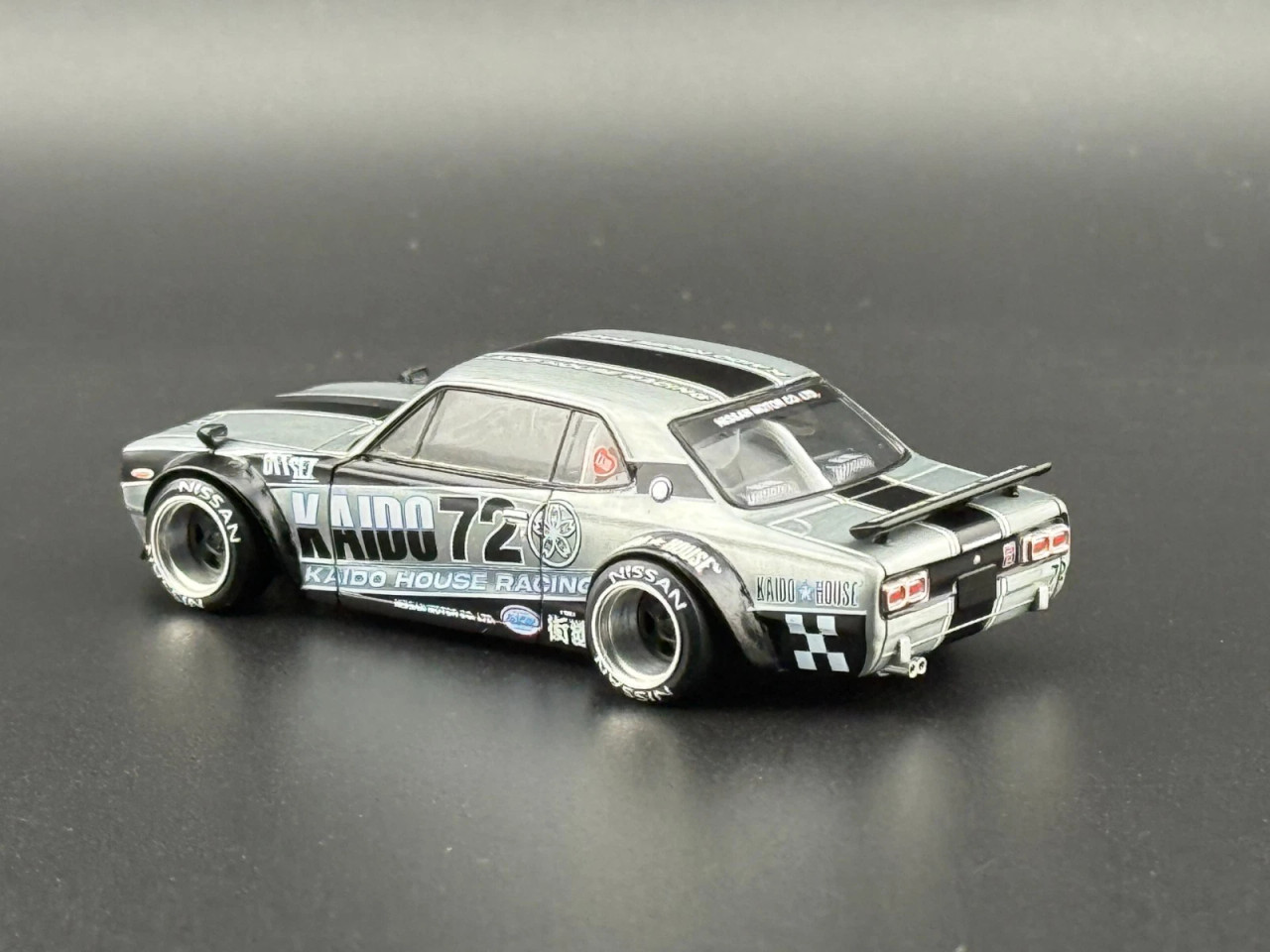 CHASE CAR 1/64 Kaido House Nissan Skyline 2000GT-R (KPGC10) Kaido Racing V1 China Edition (Silver) Diecast Car Model