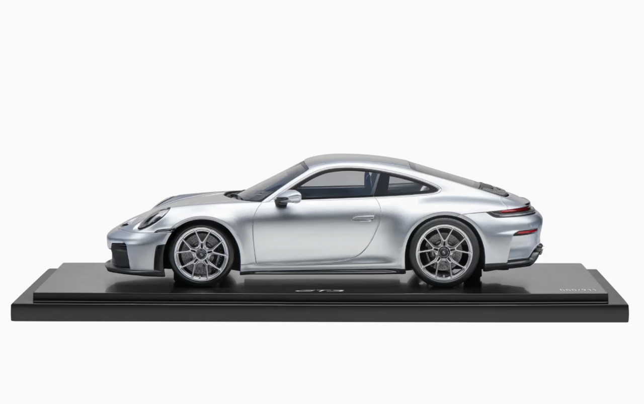 1/18 Dealer Edition 2025 Porsche 911 (992.2) GT3 Touring (Polar Silver) Car Model
