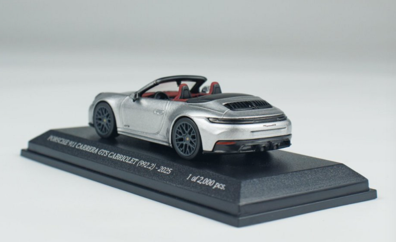 1/64 Minichamps 2025 Porsche 911 (992.2) Carrera GTS Cabriolet (Metallic Silver) Diecast Car Model